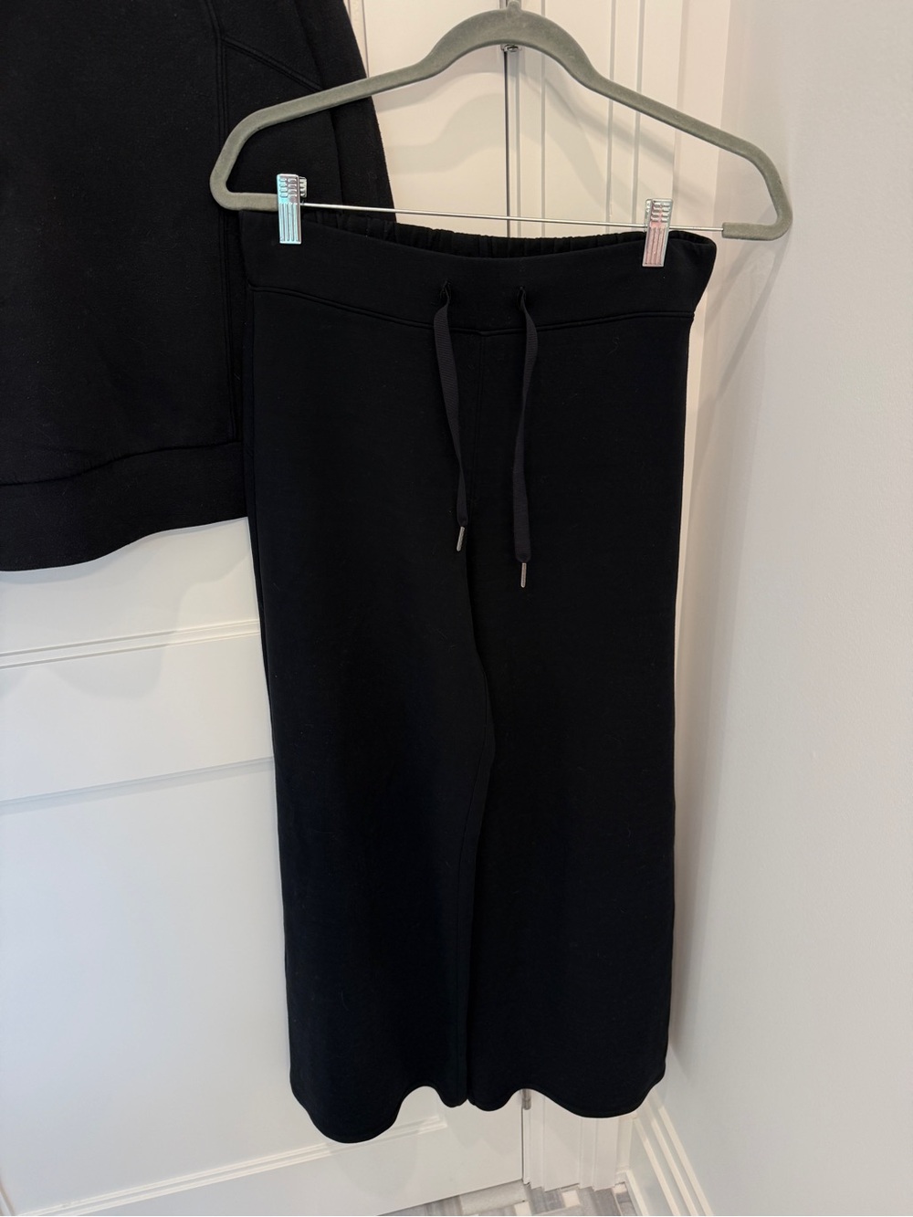 SPANX AirEssentials Black Travel Set Sweater and Pants Medium - Picture 3 of 3